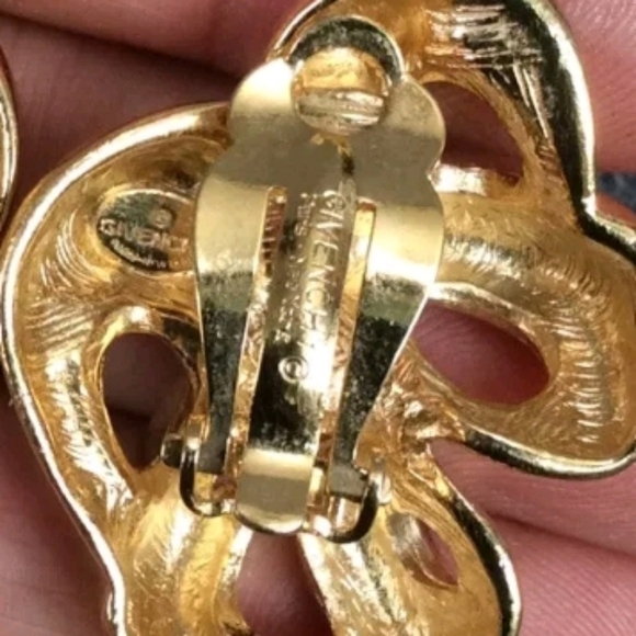 GIVENCHY Vintage 70s Gold Plated Sculptural Clip-On Earrings – Statement Retro - Picture 2 of 5